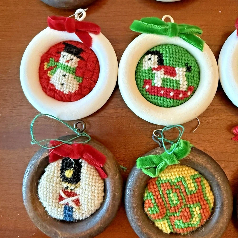 17 Pc Vintage‎ Christmas Ornaments Needlepoint Handmade Round Frame Santa Candle